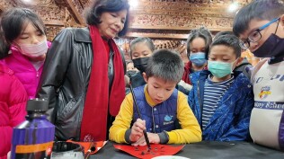 「和平國小開新運，媽祖神宮迓好春」(20250117):20250116天后宮海東書會揮毫1